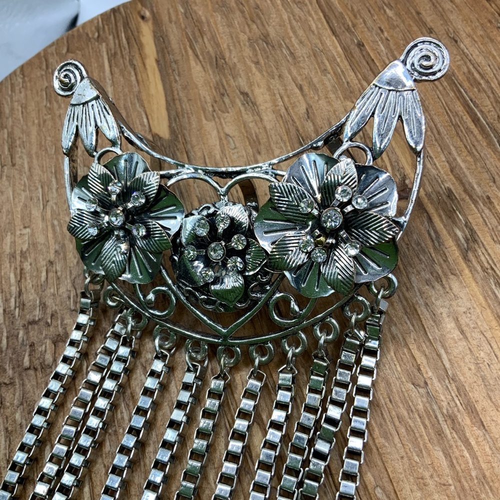 Floral Vintage Silver Tone Chaing Tassel Rhinestone Accent Scarf Clip Slide